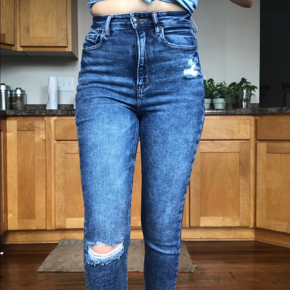 High Waisted American Eagle  Mom Jeans